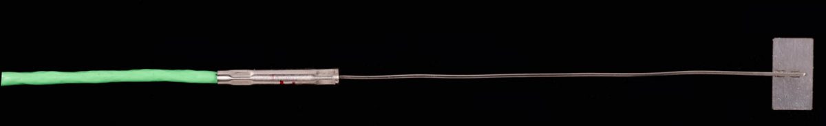 Selbstklebendes Oberflächenthermoelement mit Montageplättchen vom führenden Hersteller ThermoExpert in Hamburg, Deutschland