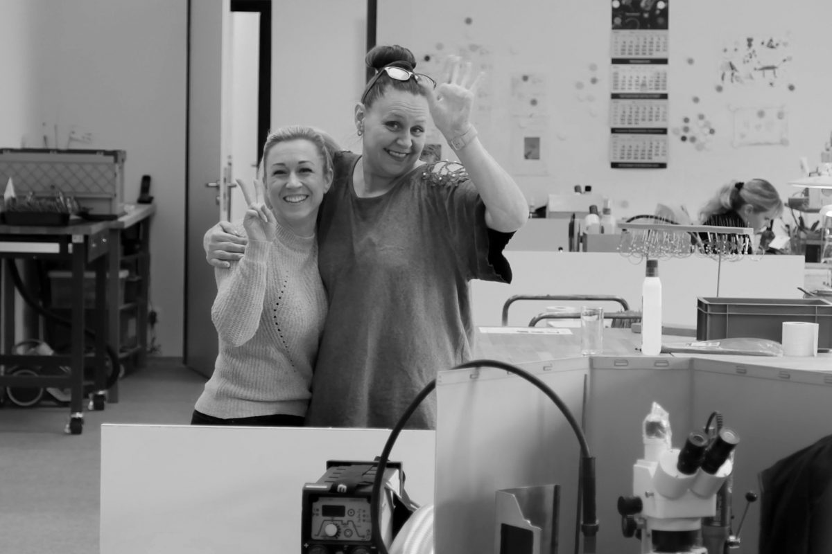 international Mitarbeiter leben bei perfektes Teamwork bei ThermoExpert